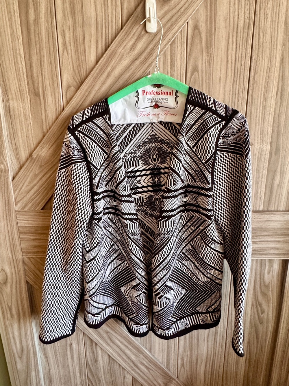 NIC+ZOE Black and White Patterned Knit Cardigan